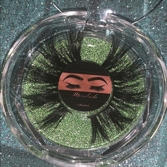 “Pretty” Mink Strip Eyelash - Picture 2 of 2